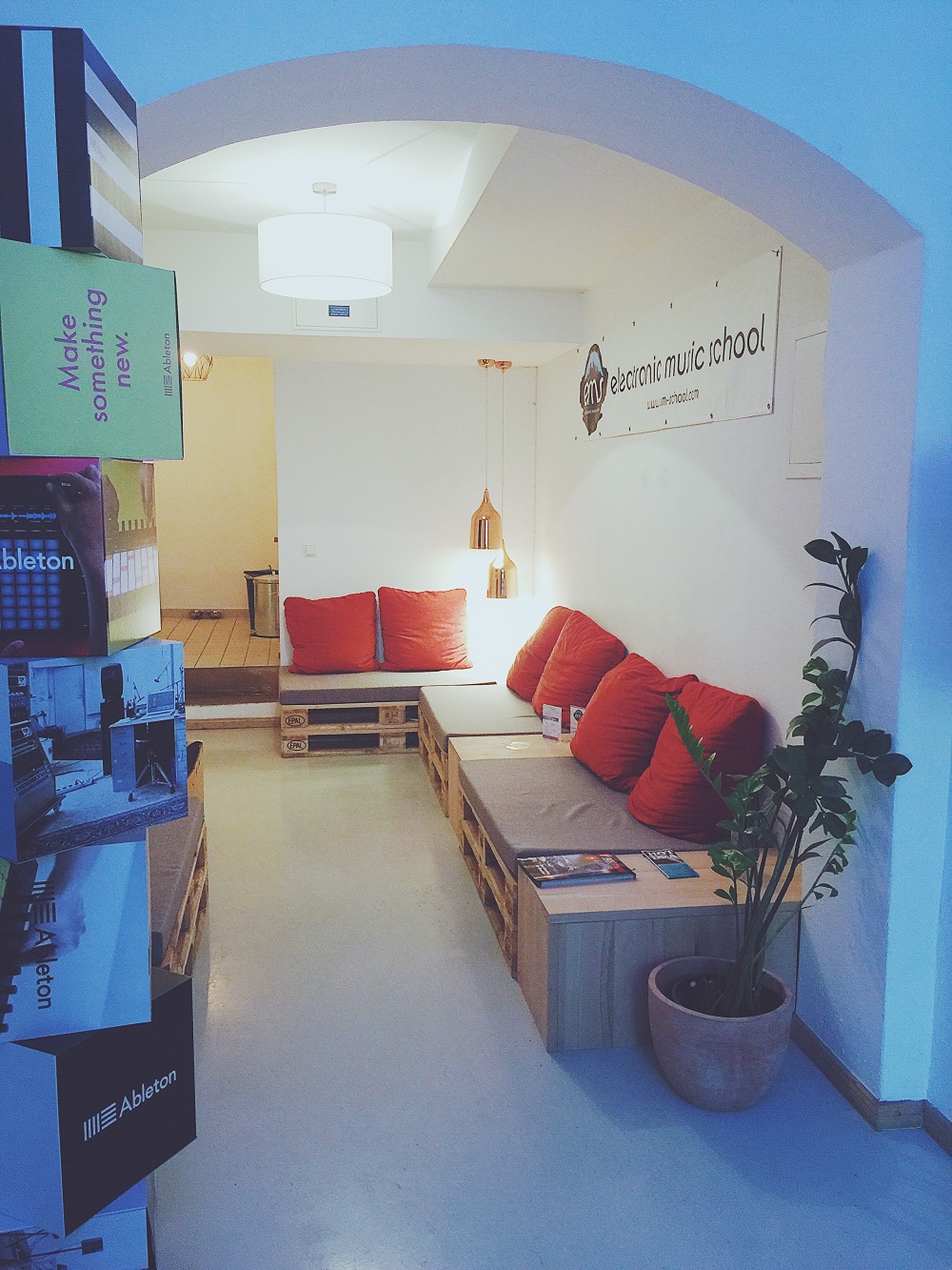 Electronic Music School Superbooth en